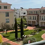 Flores Garden Pool Side And Sea View تشيرنوموريتس